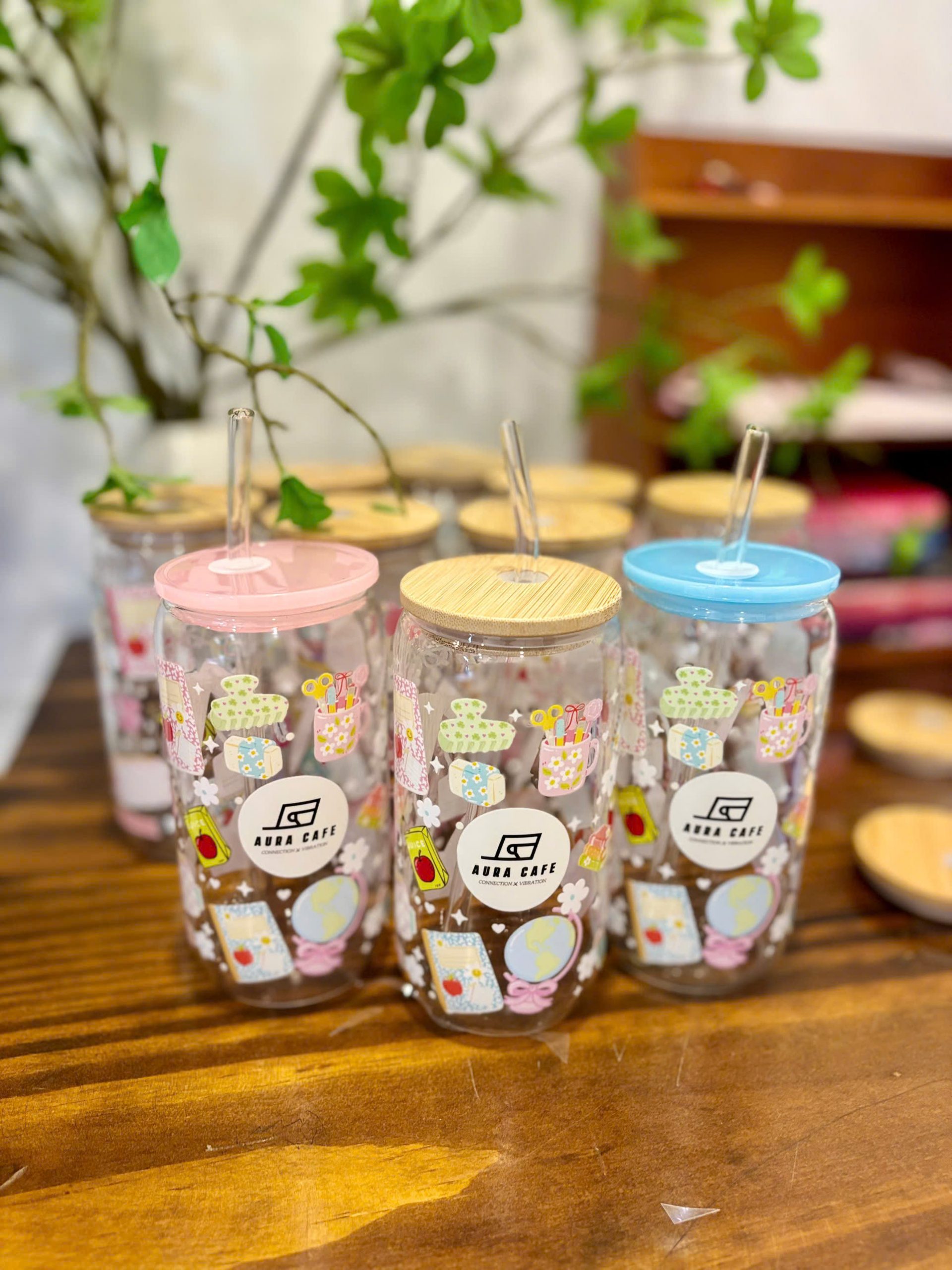 Ly thủy tinh design
